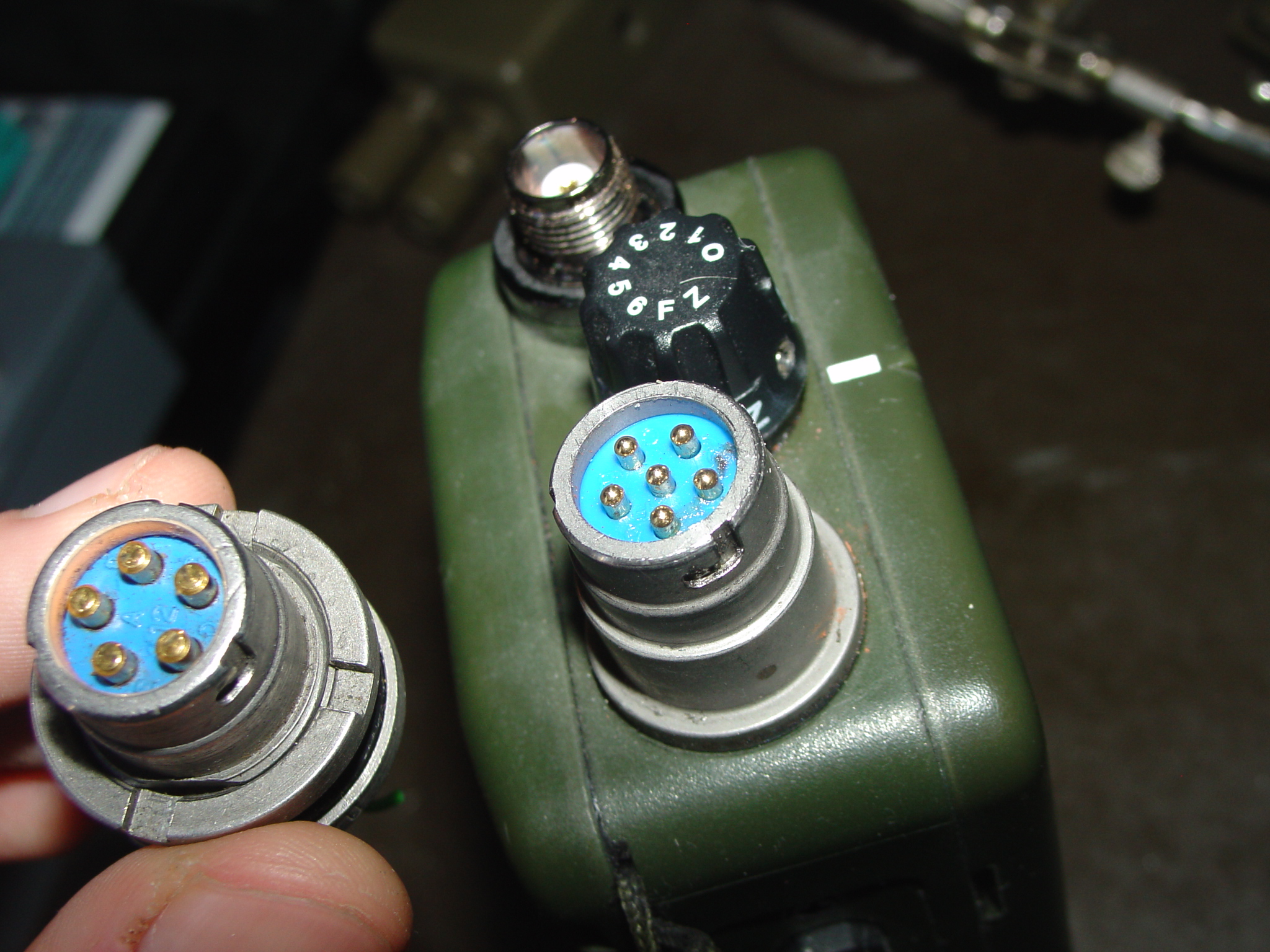 TRI PRC 152 inside pictures and compare real army microphone connector.